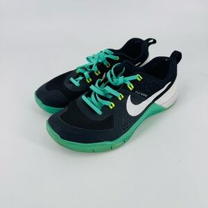 CLEARANCE Nike Flywire Training Shoes Black White Green Sneakers‎ Size 6.5